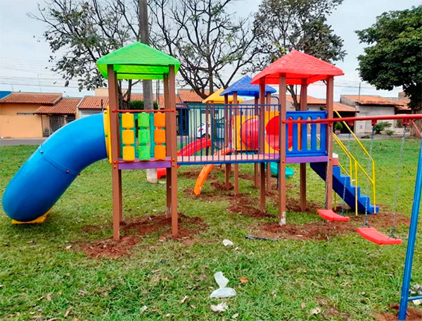 Divulgação - Playground instalado no Parque das Flores - Foto: Divulgação