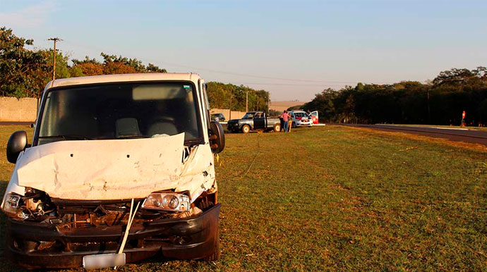 Divulgação - 10 pessoas estavam na van no momento do acidente - Foto: Reprodução/Diário do Vale