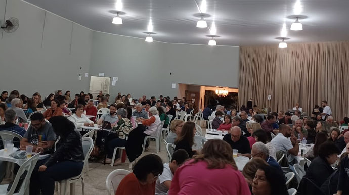 Divulgação - Noite reuniu mais de 450 pessoas em prol da Associação do Câncer - Divulgação