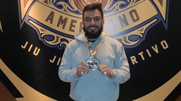 Divulgação - Guto Ferreira, atleta de Jiu Jitsu com a medalha de Prata - Foto: divulgação