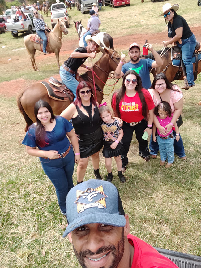 Divulgação - Família participando da cavalgada em Tarumã - Foto: Divulgação