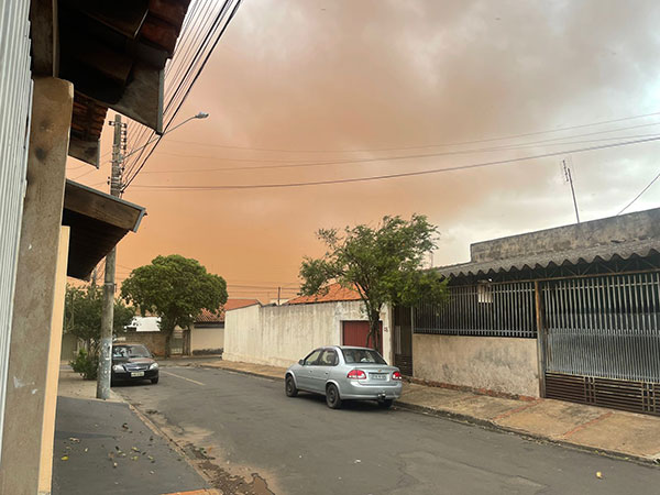 AssisCity - Tempestade de areia em Assis - Foto: Divulgação