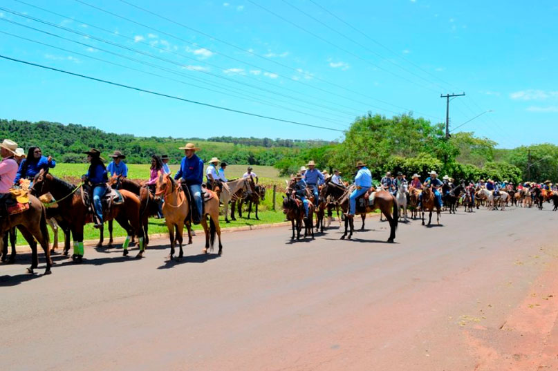 Divulgação - Cavalgada reuniu 36 comitivas em Maracaí - Foto: Divulgação