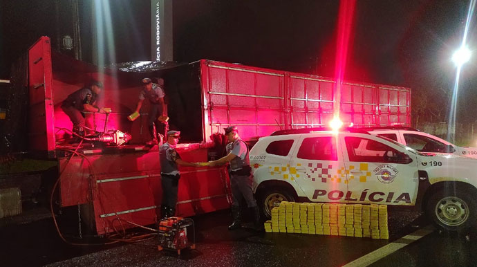 Divulgação - Droga apreendida em Santa Cruz Do Rio Pardo - Foto: Polícia Rodoviária