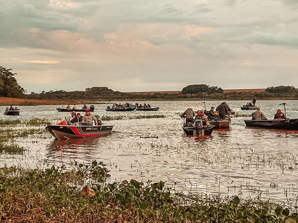 Divulgação - Foto do 1° torneio de pesca à corvina em Florínea - Divulgação