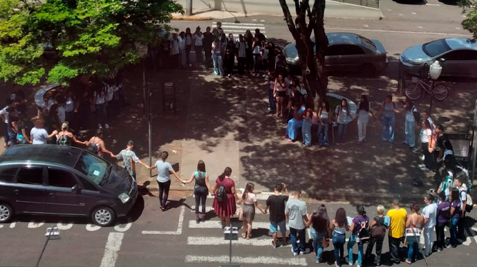 divulgação - Amigos e familiares se reuniram em frente ao Hospital Regional de Assis - Foto: Divulgação/Arquivo Pessoal