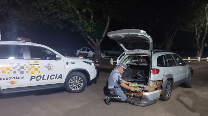 Divulgação - Drogas escondidas em veículo que trafegava em Palmital - Foto: Polícia Rodoviária