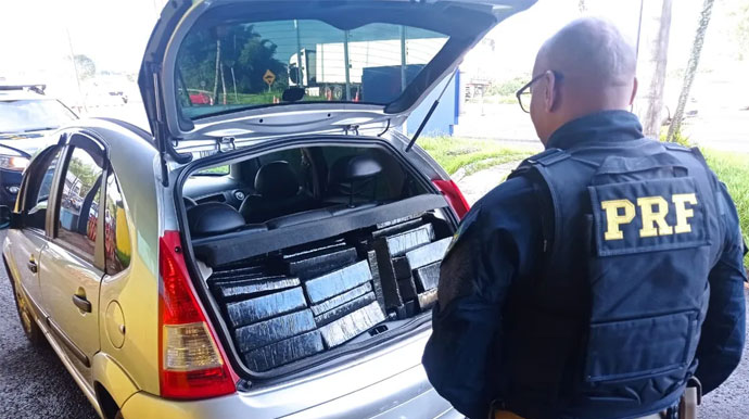 divulgação - Homem é preso com mais de 300 kg de maconha em porta-malas de carro em Ourinhos