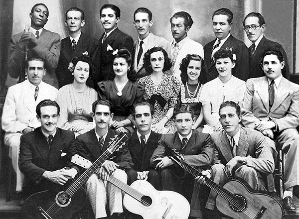 divulgação - Conjunto da Radio Difusora na década de 50 - Foto: Memória Fotográfica Assisense