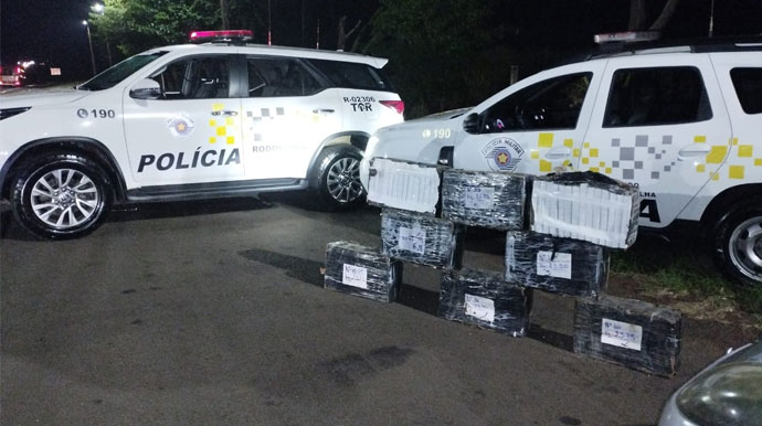 divulgação - Drogas foram encontradas em fardos escondidos dentro do veículo - Foto: Divulgação/PR