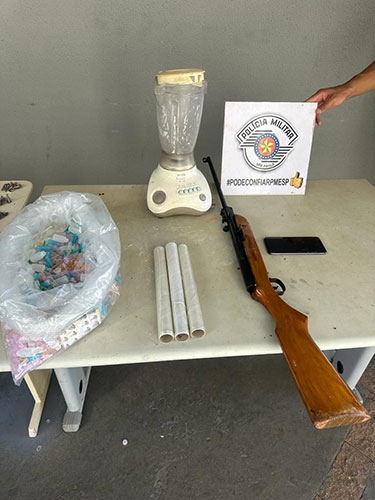 Divulgação - Os policiais localizaram uma espingarda modificada para calibre 22 - Foto: Divulgação