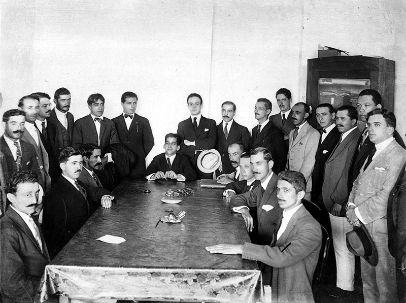 Os primeiros vereadores e alguns cidadãos assisenses em Sessão Solene da Câmara Municipal de Assis - Foto acervo Luis Carlos de Barros