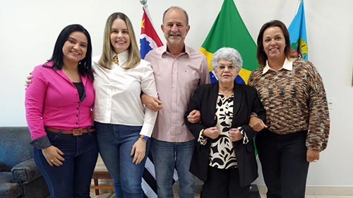 Departamento de Comunicação/Divulgação - Prefeito de Assis, José Fernandes, decreta ponto facultativo em dias de jogos da Seleção Brasileira de Futebol Feminino