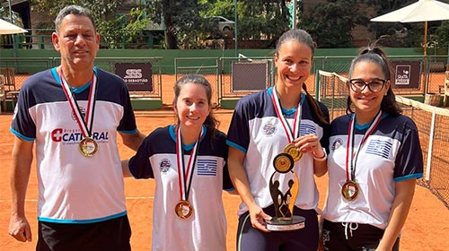 Prefeitura de Assis/Divulgação - Equipes masculinas e femininas de Tênis de Assis também brilharam nos Jogos Regionais