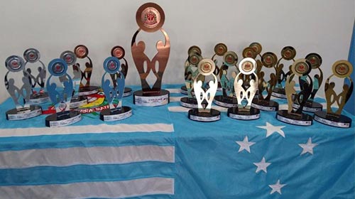 Prefeitura de Assis/Divulgação - Prefeitura de Assis exibe os troféus conquistados pelos atletas da cidade no 65º Jogos Regionais
