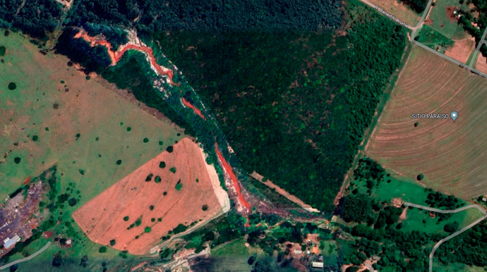 Imagem de satélite de erosão próximo ao Centro de Desenvolvimento de Assis. Problema será resolvido com obras da Sabesp.