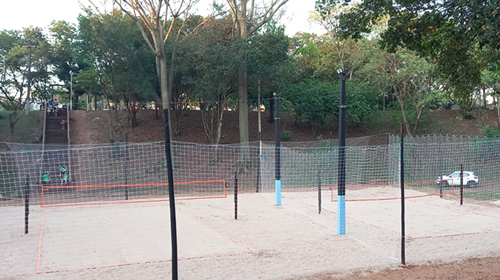 Prefeitura de Assis/Divulgação - Parque Buracão inaugura quadras de beach tênis e vôlei neste domingo, dia 24 - FOTO: Prefeitura de Assis/Divulgação