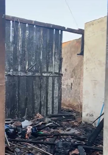 Divulgação - Incêndio destruiu toda a residência - Foto: Divulgação