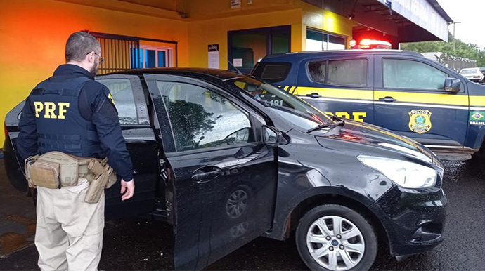 Polícia Rodoviária Federal/Divulgação - PRF prende em Ourinhos acusado de furto de carro e cartão no Paraná - FOTO: Polícia Rodoviária Federal/Divulgação
