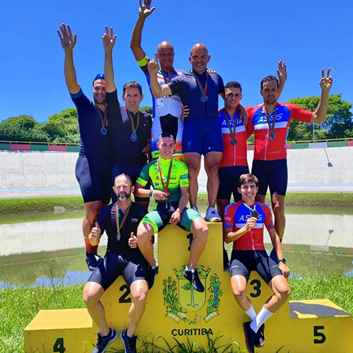 Reprodução/Secretaria de Esportes de Assis - Equipe de Ciclismo de Assis conquistou 13 medalhas no 44º Campeonato Paranaense de Pista - Foto Reprodução/Secretaria de Esportes