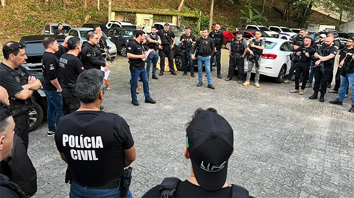 Polícia Civil/Divulgação - Policiais civis da região participam de megaoperação contra grupo especializado em fraudes eletrônicas - FOTO: Polícia Civil/Divulgação