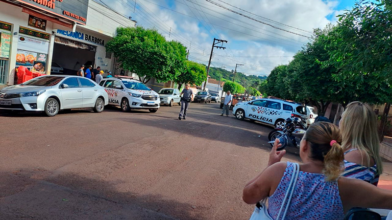 Reprodução/Redes Sociais - Polícia Militar foi acionada por moradores da Vila Nova em Maracaí que presenciaram Ariovaldo invandindo as residências - Foto: Reprodução/Redes Sociais