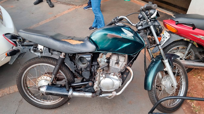 Divulgação/Polícia Militar - A moto foi comprada pelo condutor em Palmital e era produto de furto da cidade de Assis - Foto: Divulgação/Polícia Militar