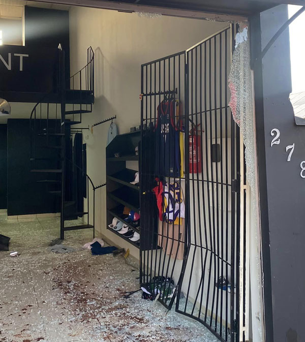Divulgação/Arquivo Pessoal - Bandidos invadem loja de roupa com carro e levam cerca de R$50 mil em mercadorias em Palmital - Foto: Redes Sociais