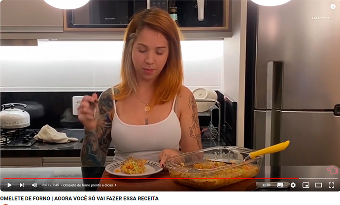 Canal do youtube receita Natureba com a chef Amanda Rocha ensinando um omelete de forno simples