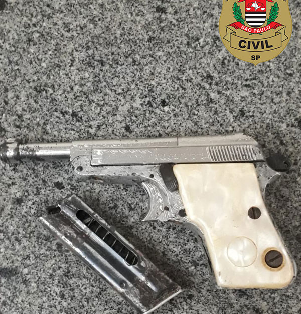 Policia Civil/Divulgação - Arma usada nos três roubos praticados em Assis - Foto: Policia Civil/Divulgação