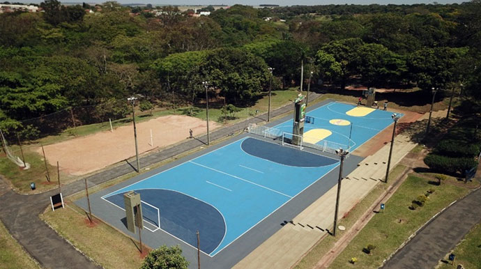 Divulgação - O Parque Buracão conta com quadras esportivas - Foto: Divulgação