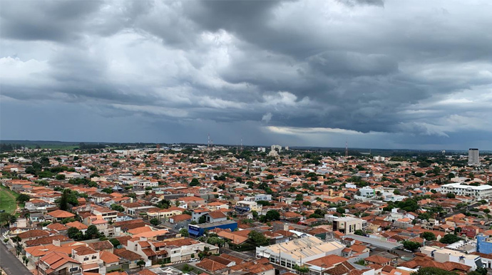 Divulgação - Com previsão de chuvas fortes para a região nos próximos dias, Energisa orienta população sobre riscos elétricos - FOTO: Divulgação