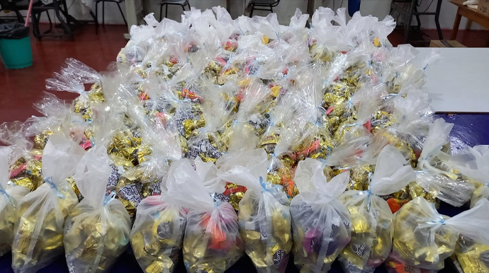 Divulgação - Fundo Social de Assis realiza entrega de chocolates na Páscoa
