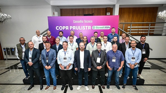 Divulgação - O presidente da FPF, Reinaldo Carneiro, com os dirigentes dos clubes que participarão da Copa Paulista - Foto: Divulgação