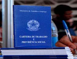 PAT anuncia 12 vagas para pedreiro; Cocal está contratando Líder de Laboratório