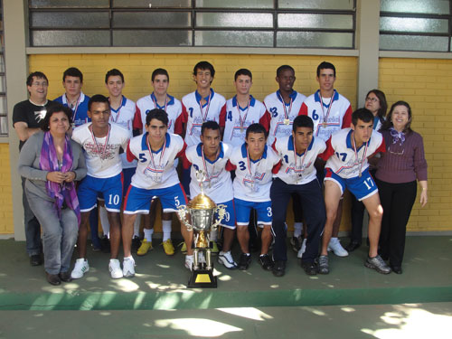 Futsal do Maria Ângela embarca para Piraju e busca bicampeonato