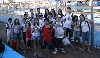 Equipe de natação da Estância conquista 8 ouro, 17 prata e 11 bronze