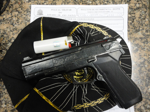 Adolescente armado confessa que é autor de roubo e é liberado