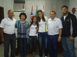 Prefeito recepciona atletas campeãs nas Olimpíadas Escolares 2011