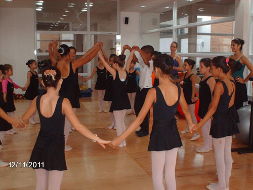 FAC recebe espetáculo de dança do Projeto Renovo