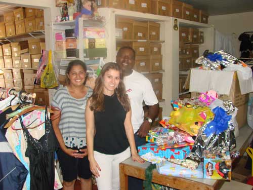 Casa da Criança recebe brinquedos doados pela FAC