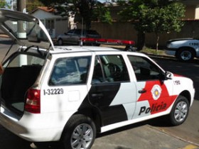 Durante flagrante de tráfico, dois conseguem fugir e apenas um é preso