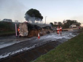 Acidente envolvendo carretas na Raposo Tavares deixa pista interditada por várias horas