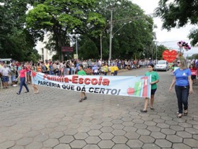 Desfile de aniversário é cancelado em decorrência da chuva