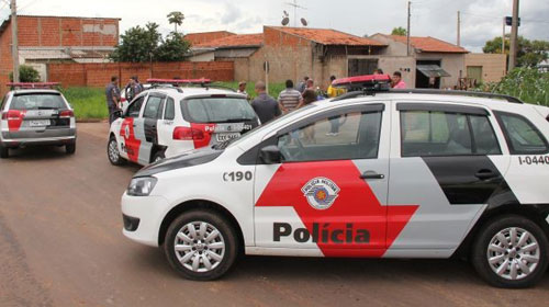 Com a desculpa de tirar foto, menina sofre abusos