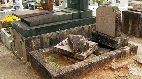 Túmulos abandonados podem ser retomados pela Administração do Cemitério