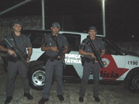 Sargento da PM atende celular de usuário e marca encontro com traficante
