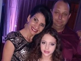 Com muita alegria, Val Neves comemora aniversário