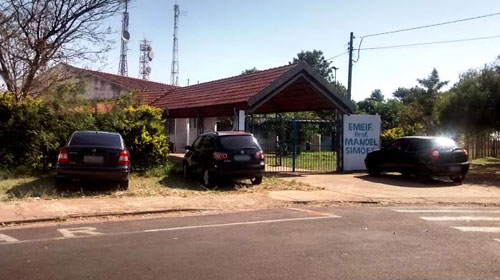 Escola municipal e posto de saúde sofrem invasão, incêndio e furtos