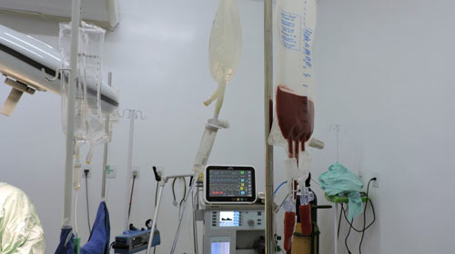 Testemunha de Jeová passa por cirurgia complexa sem transfusão sanguínea